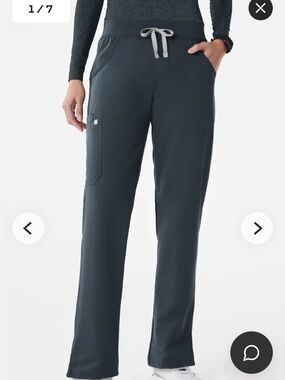 Figs women’s Kade Straight-Leg Scrub Pant in dark harbor.  NWT